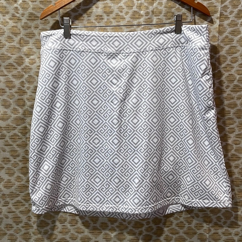3 for $15 EUC SKORT XL